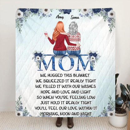 Personalized Mom & Daughters Fleece Throw Blanket/Quilt - Gift Idea For Mom From Daughter With Up To 5 Members - We Hugged This Blanket