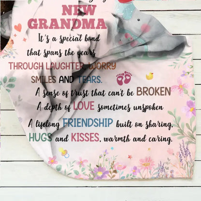 Personalized New Grandma Fleece Throw Blanket/Quilt - Mother's Day Gift Idea for Grandma - To An Amazing New Grandma
