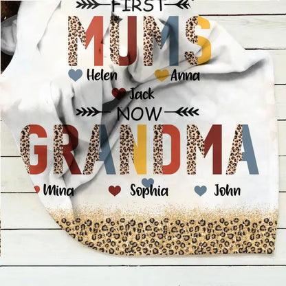 Personalized Grandma Fleece Throw Blanket/Quilt - Up to 4 Kids And 8 Grandkids - Mother's Day Gift Idea for Grandma - First Mom Now Nana Kid And Grandkids