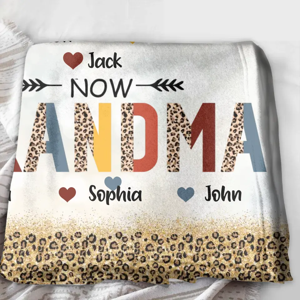 Personalized Grandma Fleece Throw Blanket/Quilt - Up to 4 Kids And 8 Grandkids - Mother's Day Gift Idea for Grandma - First Mom Now Nana Kid And Grandkids