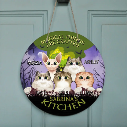 Personalized Cats Circle Door Sign - Gift Idea For Cats Lovers - Up to 5 Cats - Magical Things Are Crafted
